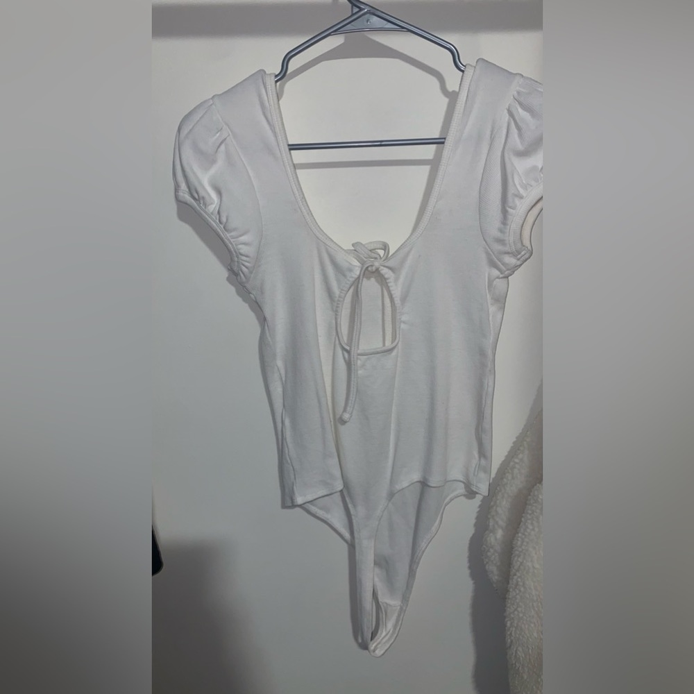 White basic bodysuit - Picture 3 of 3